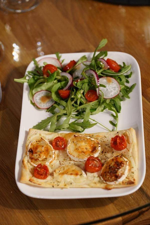 Gîte pour 2 personnes, avec jardin ainsi que vue et piscine, animaux acceptés à Cherves-Richemont - 4