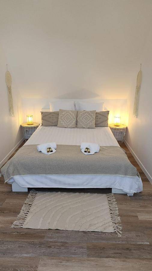 Chambre d’hôte pour 2 personnes, avec terrasse et piscine