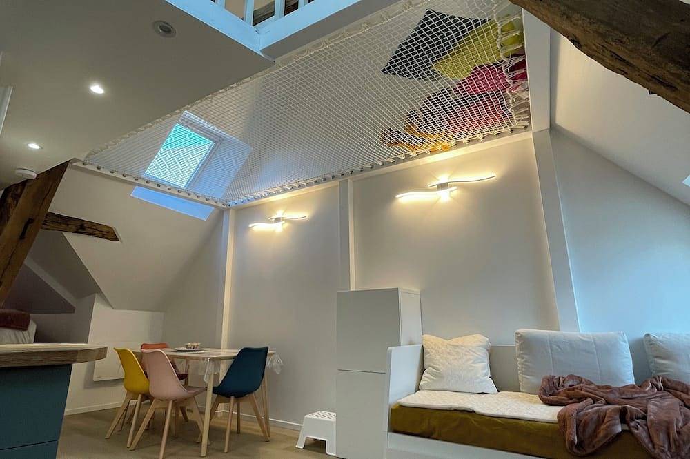 Ganze Wohnung, Le Loft, an unusual place in Morvan in Lormes, Naturpark Morvan