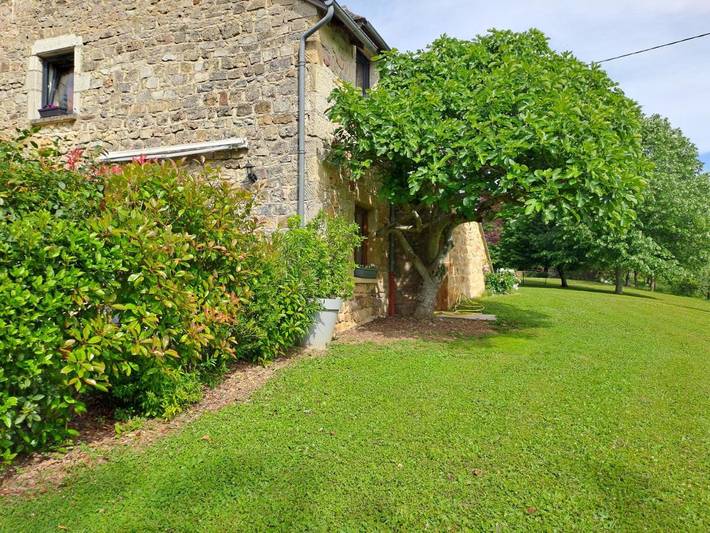 Gîte pour 2 personnes, avec jardin et vue à Salles-la-Source - 2