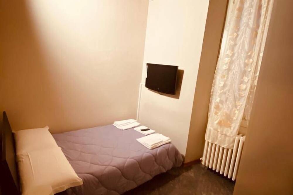 Geheel appartement, Bilocale 1 Hhva in Valenza, Provincie Alessandria