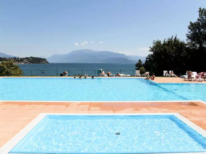 Ferienhaus für 3 Personen, mit Pool und Terrasse in Gardasee-Lombardei