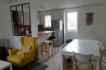 Gîte pour 7 personnes, avec terrasse dans Office De Tourisme De Luc Sur Mer