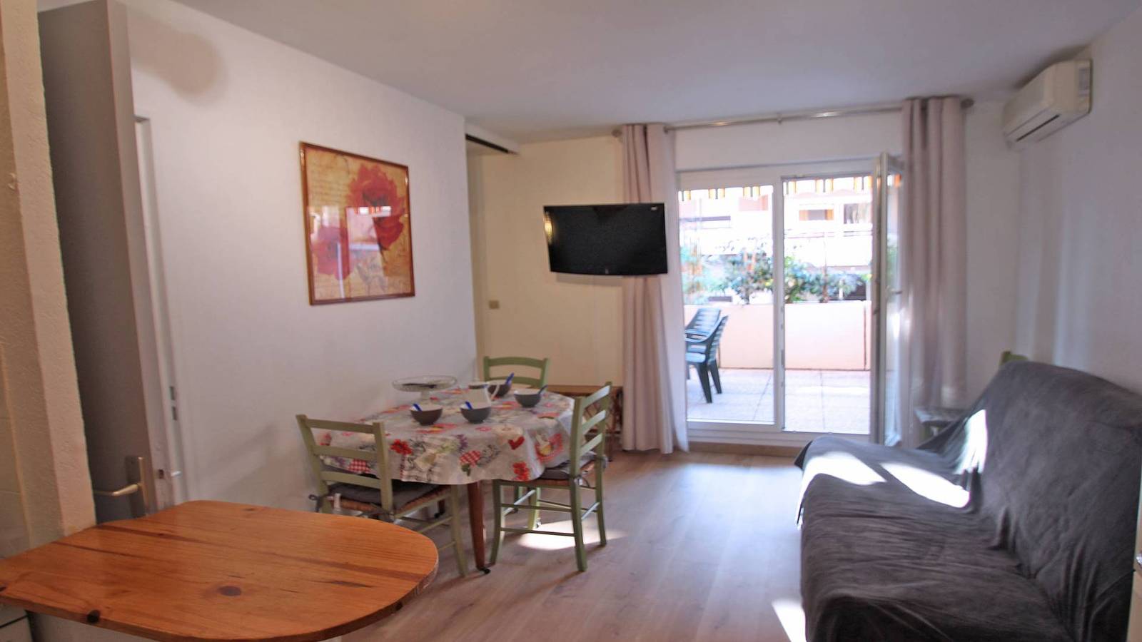 Appartement de vacances entier, Appartement T2 - 4 personnes - Climatisation - Wifi - Centre Ville - Sainte Maxime in Sainte-Maxime, Côte méditerranéenne (France)