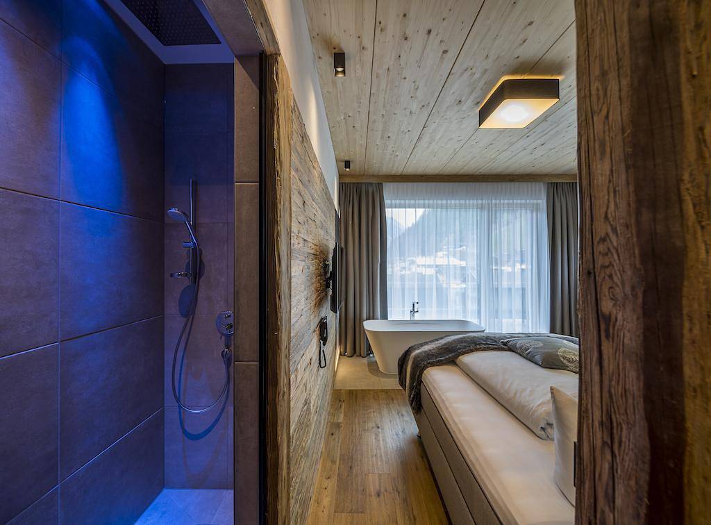 Tweepersoonskamer, douche en bad, Wc in Meer , Verwall 