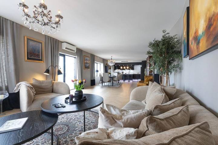 Ferienwohnung für 6 Personen, mit Balkon und Terrasse sowie Seeblick und Ausblick