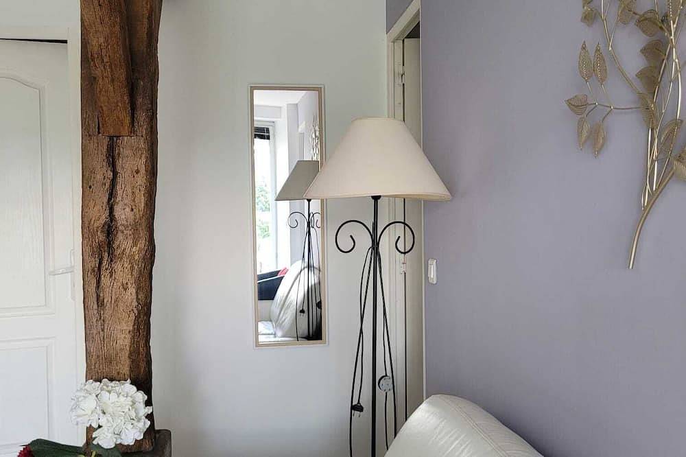 Quiet 2-star gîte, less than 2km from Dole town center in Dole, Jura