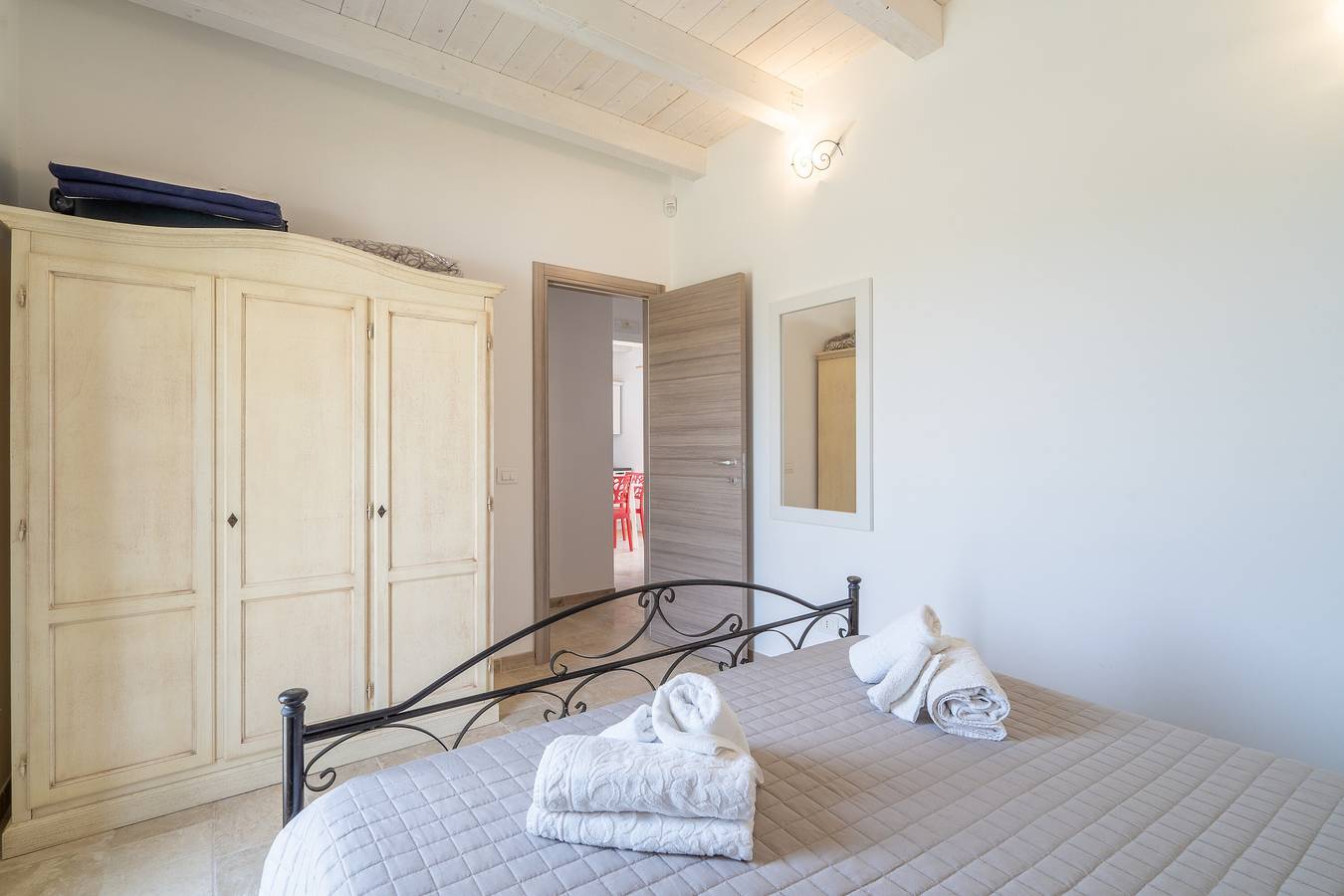 Holiday Home 'Agriuno' with Shared Pool, Wi-Fi and Air Conditioning in Reitani, Noto region