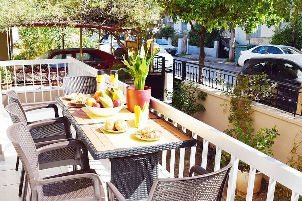 Nama -Central Vacation rental with free parking only 900m far from Venetian Port in Chania regione