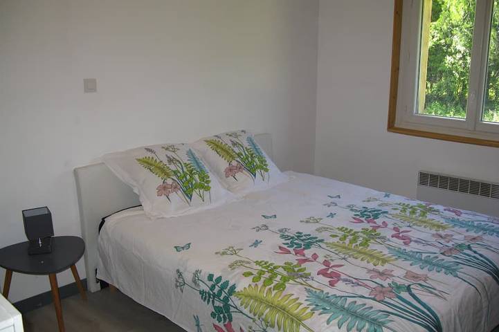 Gîte pour 5 personnes, avec jardin à Sarrians - 2