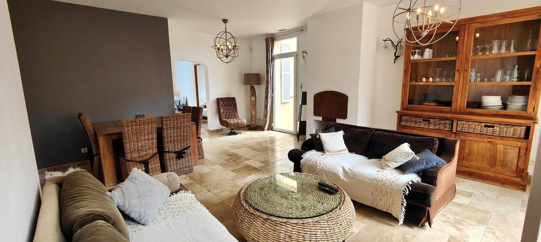 Location de vacances pour 8 personnes, avec piscine ainsi que balcon et jardin, adapté aux familles à Fréjus - 3