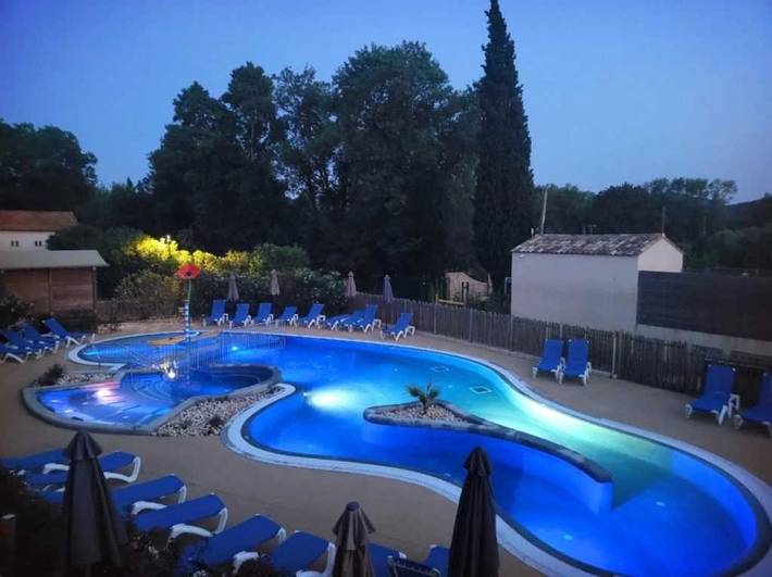 Camping voor 6 personen, met kinderzwembad in Roquebrune-sur-Argens