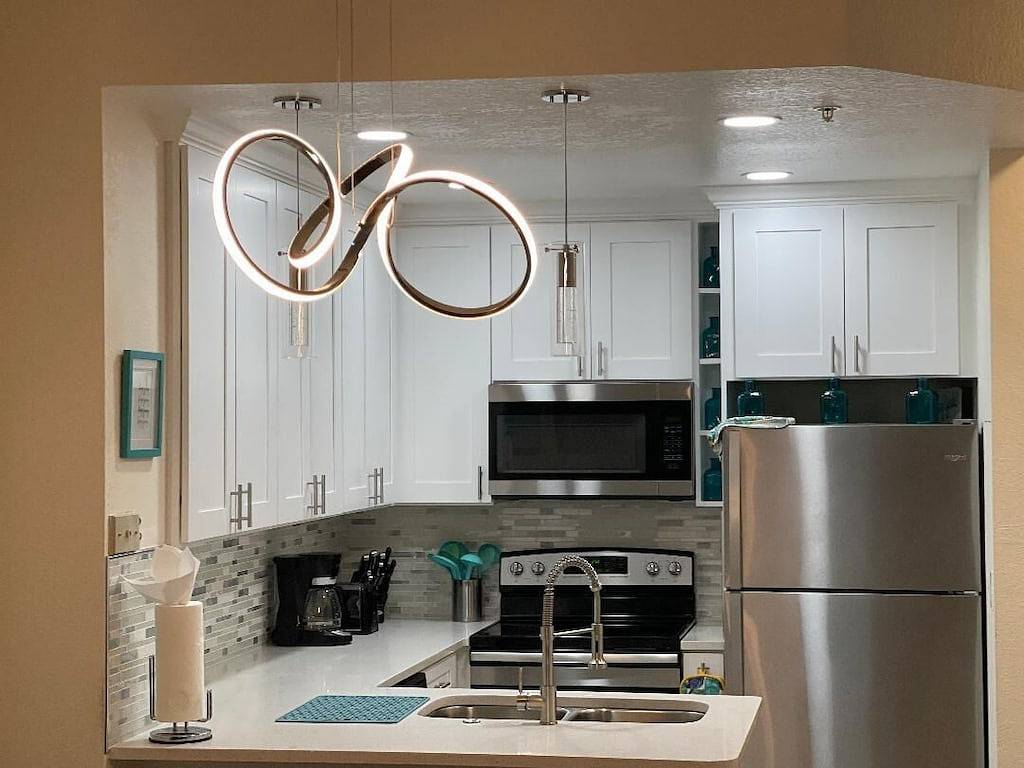 This one has it All! 2 bed/2 bath townhouse in Kissimmee, Osceola County