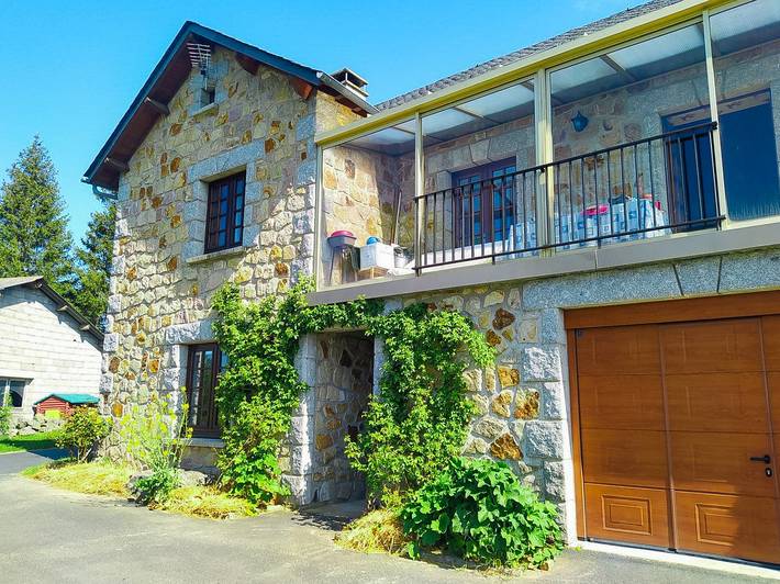 Gîte pour 2 personnes, avec jardin à Saint-Alban-sur-Limagnole