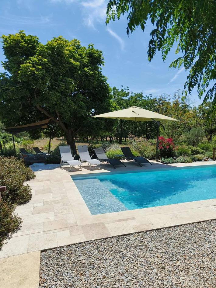 Gîte pour 4 personnes, avec jardin ainsi que piscine et terrasse à Calviac-en-Périgord - 4
