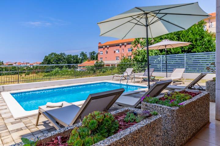 Villa für 10 Personen, mit Garten und Terrasse sowie Pool, mit Haustier in Pula - 2