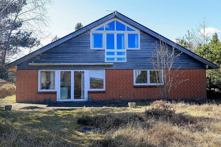 Ferienhaus für 8 Personen, mit Terrasse und Whirlpool sowie Sauna in Serup Strand