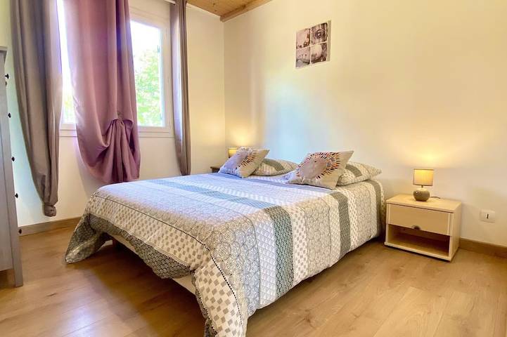 Location de vacances pour 6 personnes, avec terrasse et jardin à Saint-Just-d'Ardèche - 4