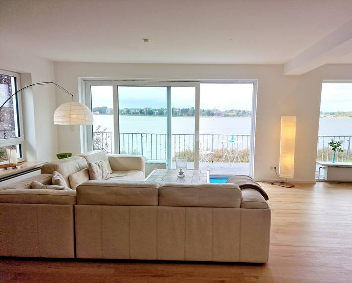 Ferienhaus für 8 Personen, mit Ausblick und Terrasse sowie Sauna und Garten in Fahrdorf