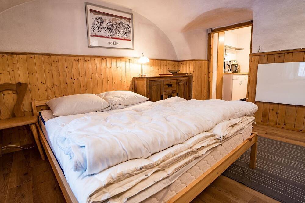Ganze Wohnung, Ferienwohnungen Felder, (Splügen) in Splügenpass, Rheinwald