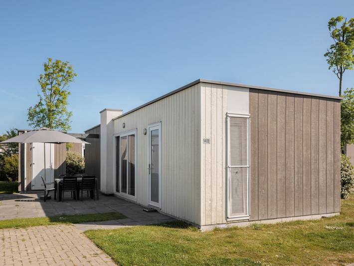 Ferienhaus für 6 Personen, mit Terrasse und Garten sowie Pool in Zeeland