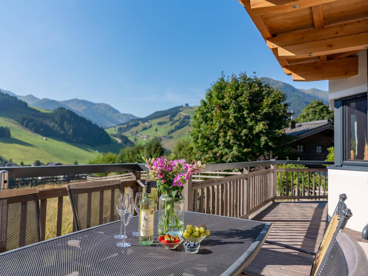 Ganze Wohnung, Fewo direkt an der Skipiste mit Sonnenterrasse in Hinterglemm, Saalbach-Hinterglemm