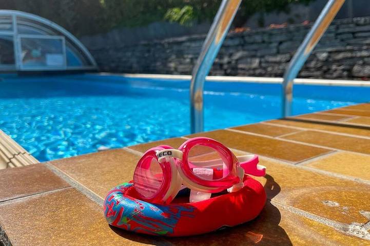 Ferienhaus für 4 Personen, mit Pool und Garten, mit Haustier