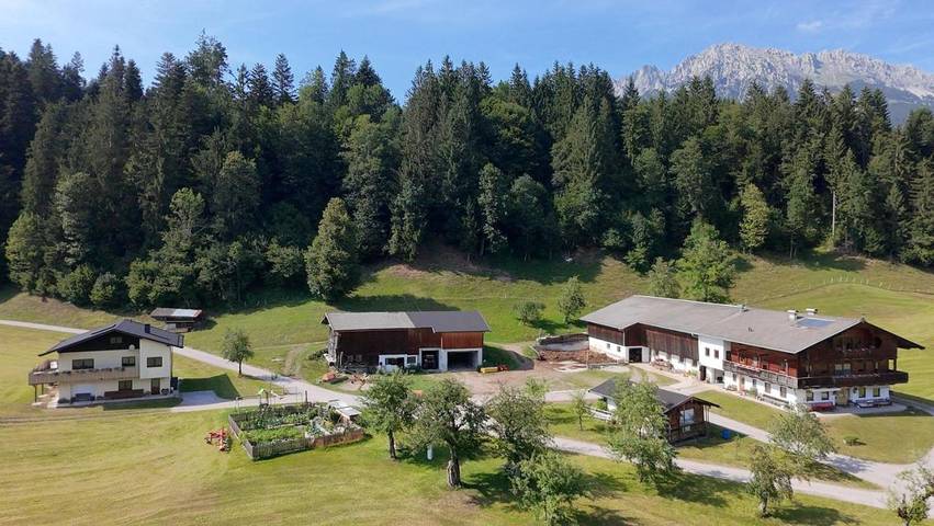 Ferienhaus für 8 Personen, mit Balkon und Terrasse sowie Garten und Ausblick