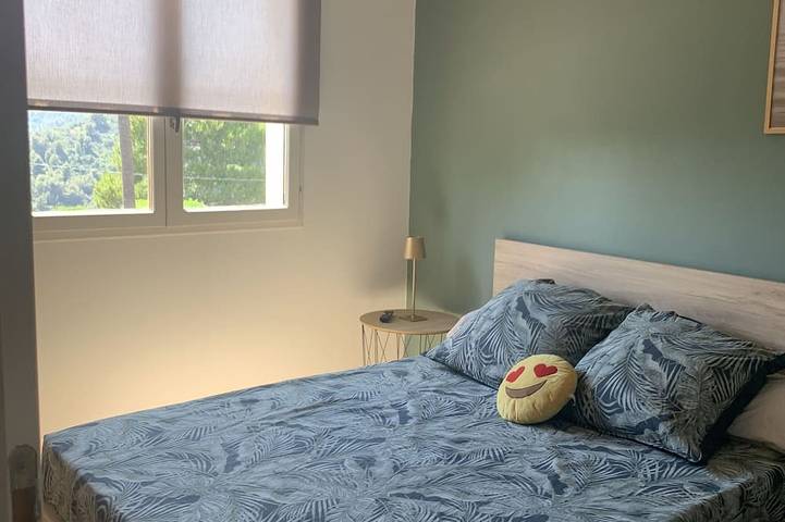 Location de vacances pour 6 personnes, avec terrasse et jardin à Saint-André-de-la-Roche - 3