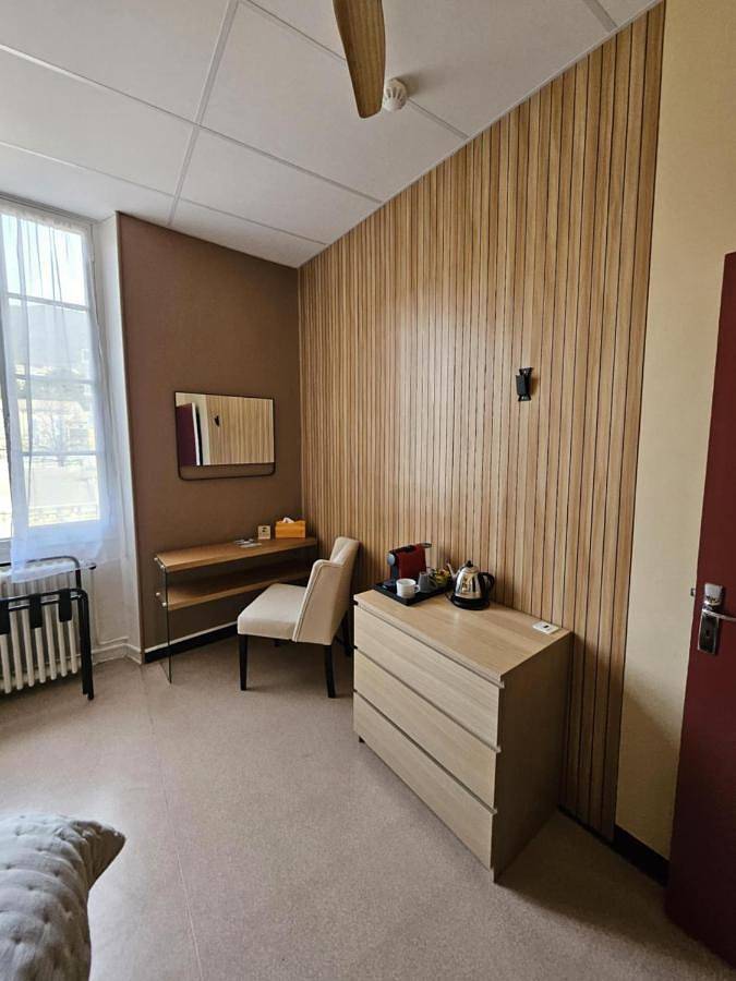 Standard Double Room with Shared Bathroom in Nyons, Région de nyons