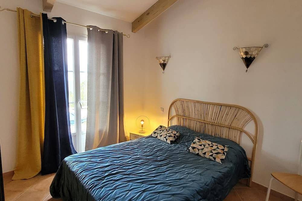 Sheepfold in dry stones with outdoor spa, calm assured in Granace, Arrondissement de Sartène