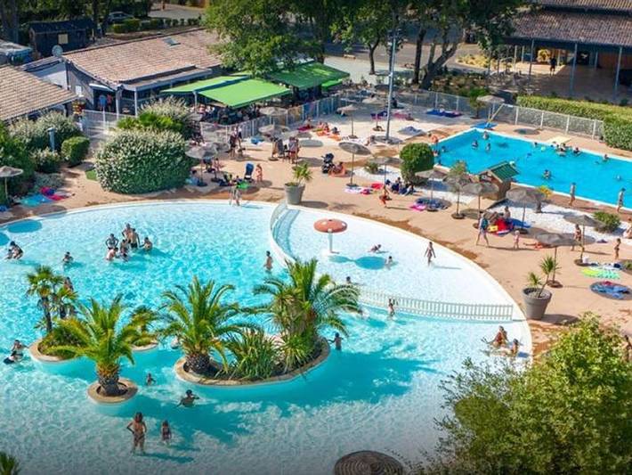 Camping per 4 persone, con Idromassaggio e Terrazza nonché Piscina per bambini a Arcachon