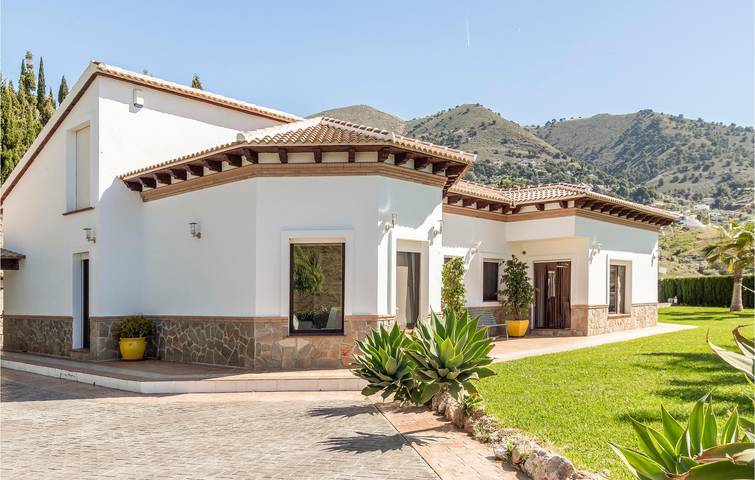 Casa de vacaciones para 14 personas, con piscina además de jacuzzi y terraza - 1
