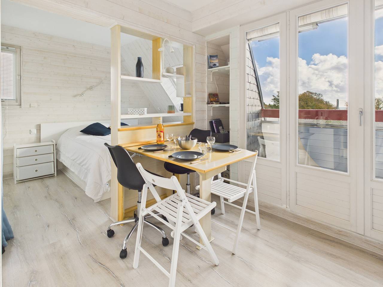 Studio entier, Vue mer : studio pour 4 à 200m de la Mer Blanche in Bénodet, Côte de Cornouaille