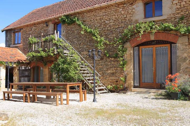 Maison de vacances pour 10 personnes, avec Terrasse et Jardin à Saint-Amand-de-Coly