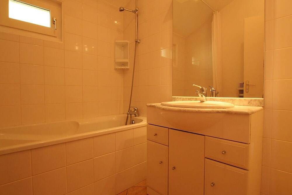 Casa pintoresca con terraza y Bbq, tranquilidad cerca de Langeac in Langeac, Alto Loira