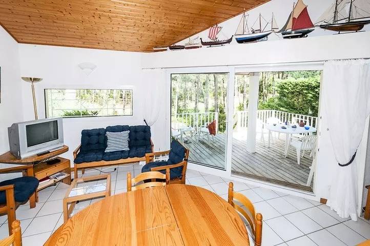 Location de vacances pour 6 personnes, avec terrasse, animaux acceptés à Lacanau - 2