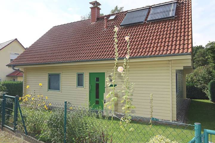 Ferienhaus für 6 Personen, mit Terrasse und Garten in Zirkow
