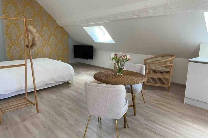 Gîte pour 2 personnes, avec Vue dans Collegiale Notre Dame