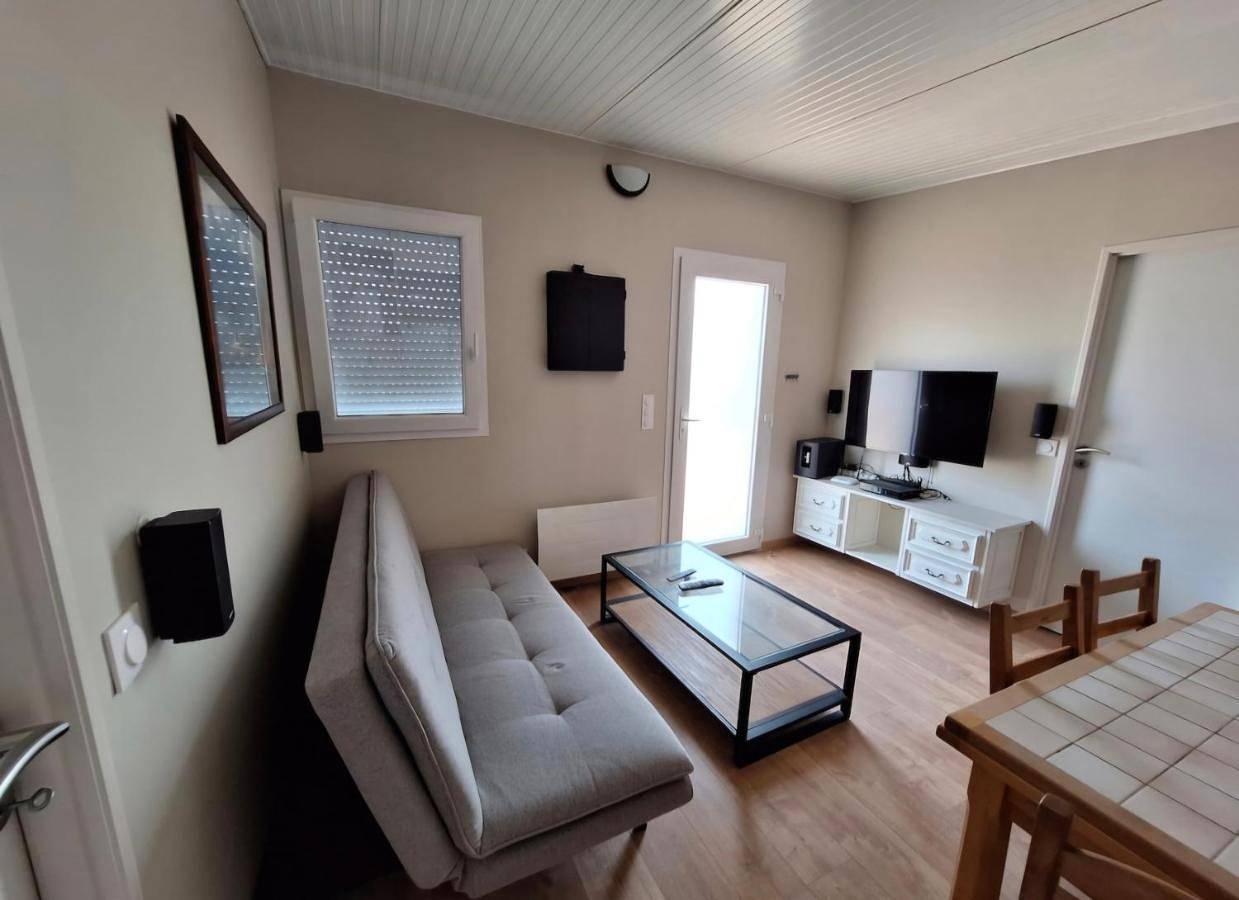 Appartement entier, Two-Bedroom Apartment in Saint-Vit, Doubs