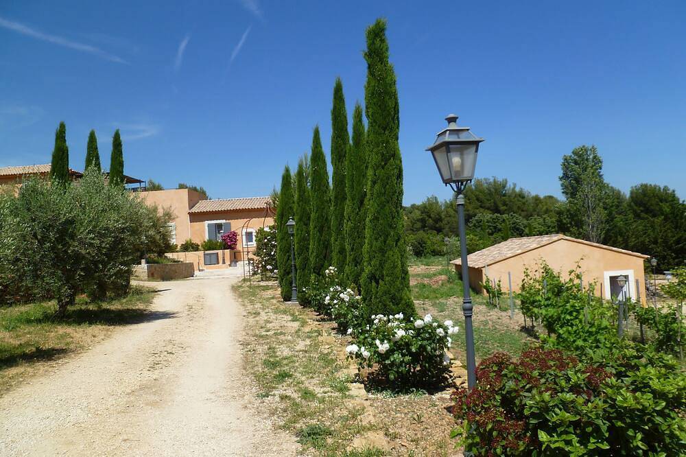 Charme, Calme, Confort et Douceur de Vivre Sous Notre Beau Soleil de Provence in La Cadière-d'Azur, Region de Toulon