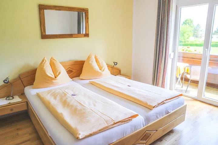 Doppelzimmer mit Balkon in Ossiach, Bezirk Feldkirchen