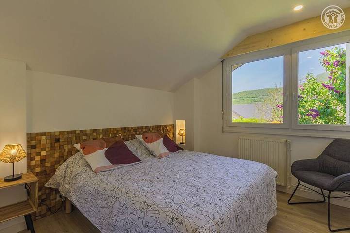 Location de vacances pour 8 personnes, avec balcon ainsi que jardin et sauna à Saint-Jean-d'Arvey - 4