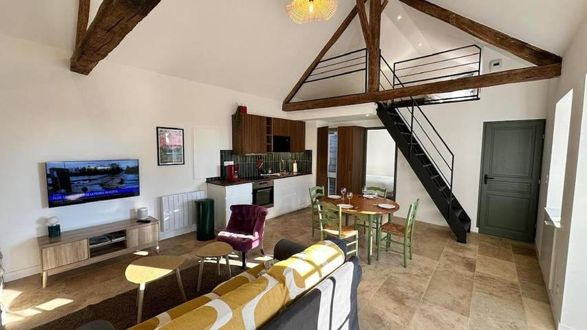 Location de vacances pour 4 personnes, avec jardin et terrasse, animaux acceptés à Sainte-Suzanne