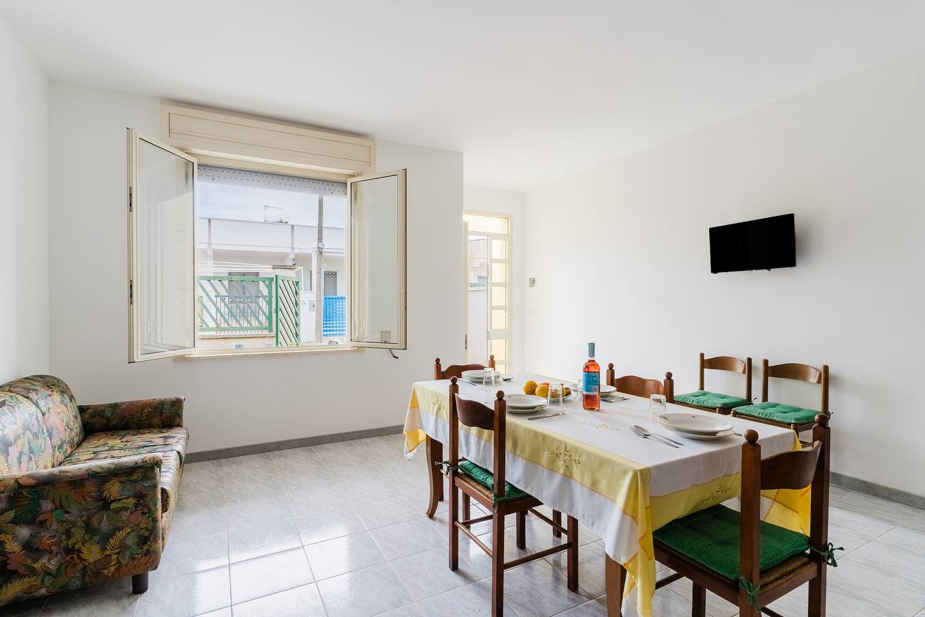 Vakantiehuis 'Silvanella Apartment Sant'isidoro' met Privétuin, Balkon en Airconditioning in Sant'Isidoro, Golf van Tarente