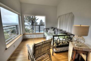 Vacation Home for 8 Guests in Yachats, Oregon Coast, Picture 2