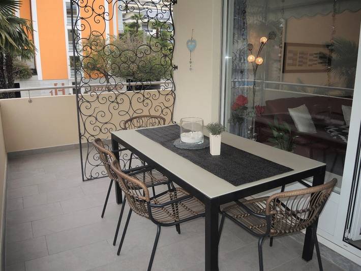 Ferienwohnung für 4 Personen, mit Balkon und Pool sowie Sauna in Ascona