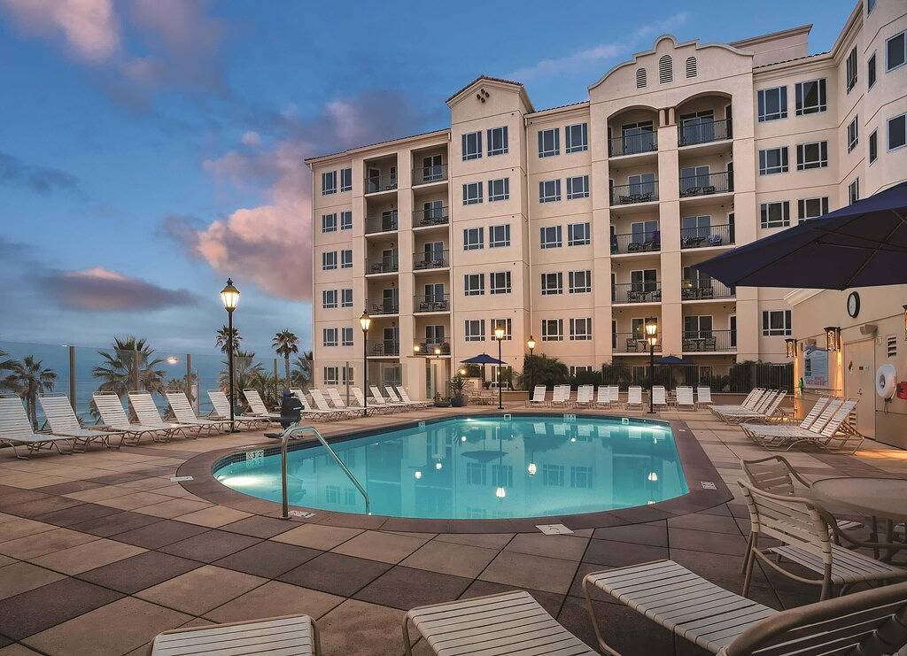 Geräumiges Studio gegenüber dem Pier mit Zugang zum Strand, Pool des Resorts und kostenfreiem Wlan in Oceanside, San Diego County