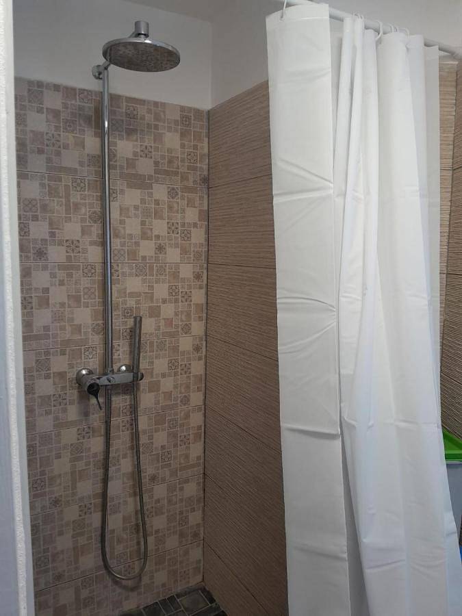 Gîte pour 4 personnes, avec terrasse à Koungou - 3