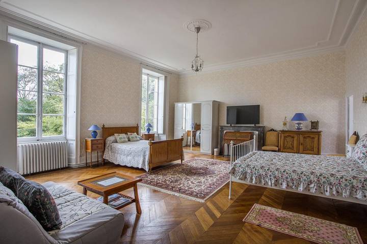 Chambre d’hôte pour 7 personnes, avec jardin dans les Pays de la Loire - 2